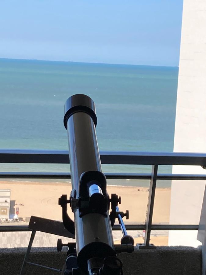 Tiny Apt W/ Balcony And Seaview, Even Out Of Your Bed ! أوستيند المظهر الخارجي الصورة